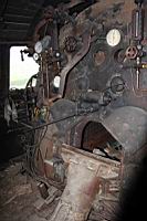 Locomotive ancienne (au chateau de Saint-Fargeau, Yonne) (19)